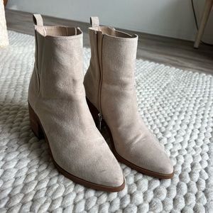 BP Chelsea Bootie Beige/Taupe